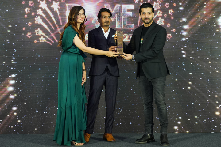 Brands Impact, National Fame Awards, NFA, Esha Deol, Award