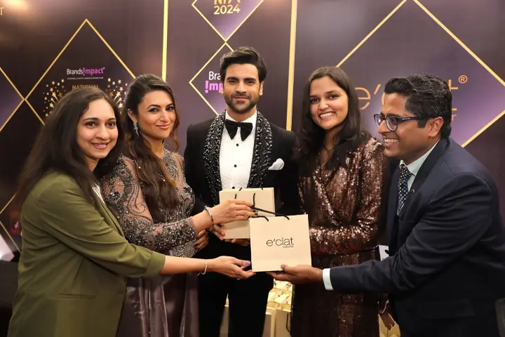 Eclat Gifting Divyanka Tripathi & Vivek Dahiya (9)