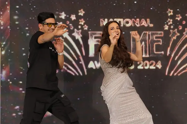 Zayed Khan (L) & Dia Mirza (R)